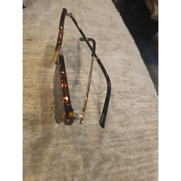 Quay Evasive Tourtise Polarized Sunglasses 111 With Case - Picture 7 of 9